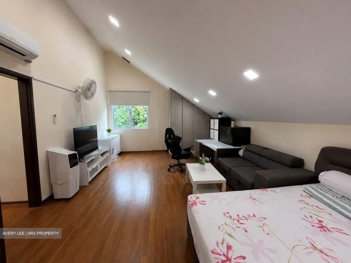Sembawang Hills Estate (D20), Terrace #593585411